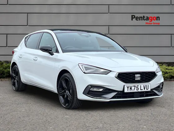 2026 seat leon e-hybrid 1.5 ehybrid 25.8kwh fr black edition hatchback 5dr petrol plug in hybrid dsg euro 6 (s/s) (204 ps)... photo