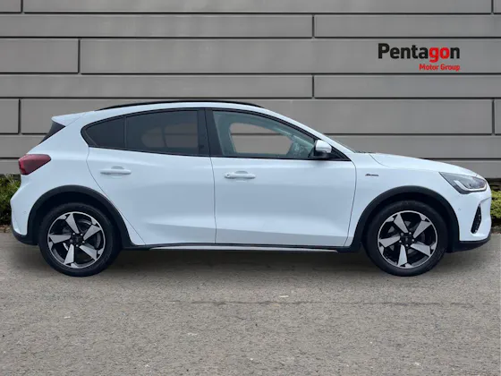 FORD FOCUS 1.0T ECOBOOST ACTIVE HATCHBACK 5DR PETROL MANUAL EURO 6 S S 125... image 11