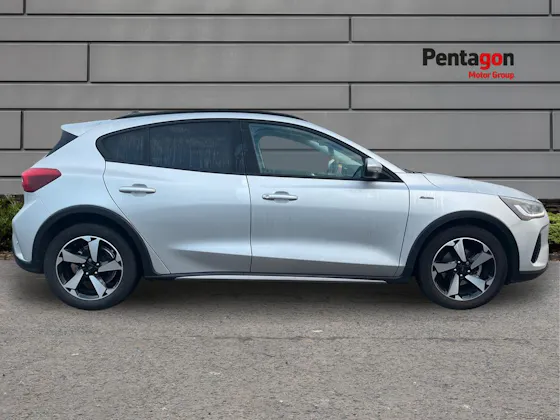 FORD FOCUS 1.0T ECOBOOST ACTIVE HATCHBACK 5DR PETROL MANUAL EURO 6 S S 125... image 11