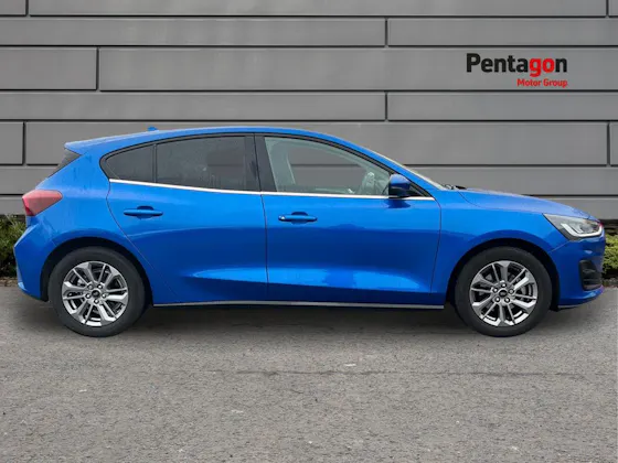 FORD FOCUS 1.0T ECOBOOST TITANIUM HATCHBACK 5DR PETROL MANUAL EURO 6 S S 125... image 11