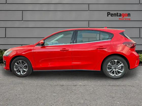 FORD FOCUS 1.0T ECOBOOST TITANIUM HATCHBACK 5DR PETROL MANUAL EURO 6 S S 125... image 12