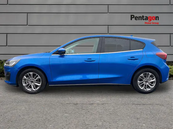 FORD FOCUS 1.0T ECOBOOST TITANIUM HATCHBACK 5DR PETROL MANUAL EURO 6 S S 125... image 12