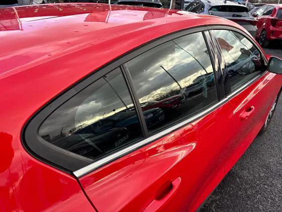 FORD FOCUS 1.0T ECOBOOST TITANIUM HATCHBACK 5DR PETROL MANUAL EURO 6 S S 125... image 16