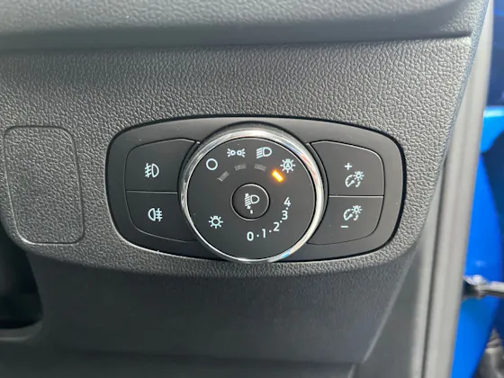 FORD FOCUS 1.0T ECOBOOST TITANIUM HATCHBACK 5DR PETROL MANUAL EURO 6 S S 125... image 17