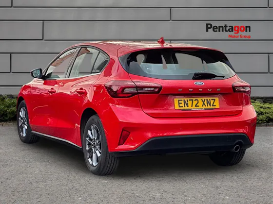 FORD FOCUS 1.0T ECOBOOST TITANIUM HATCHBACK 5DR PETROL MANUAL EURO 6 S S 125... image 2