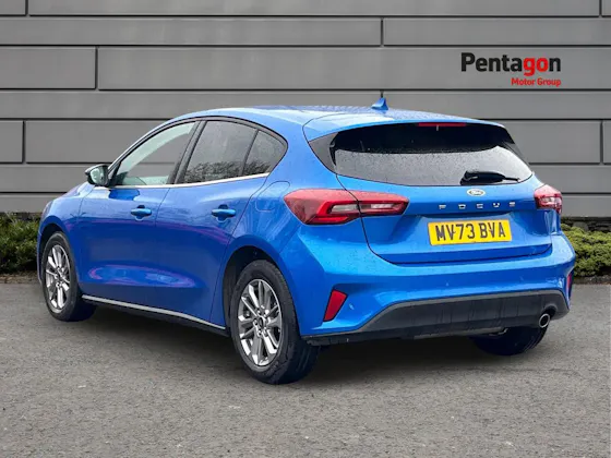 FORD FOCUS 1.0T ECOBOOST TITANIUM HATCHBACK 5DR PETROL MANUAL EURO 6 S S 125... image 2