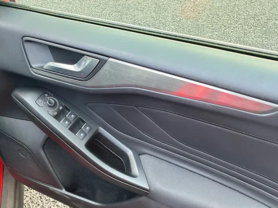 FORD FOCUS 1.0T ECOBOOST TITANIUM HATCHBACK 5DR PETROL MANUAL EURO 6 S S 125... image 21