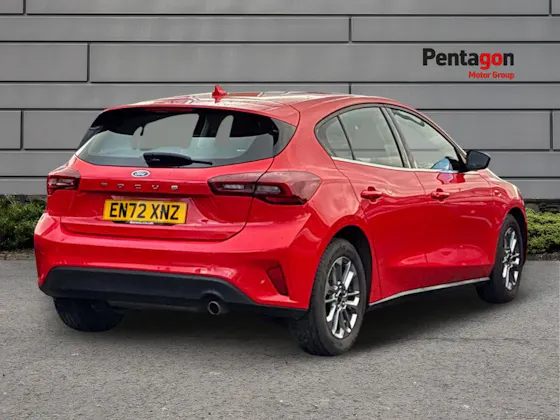 FORD FOCUS 1.0T ECOBOOST TITANIUM HATCHBACK 5DR PETROL MANUAL EURO 6 S S 125... image 4