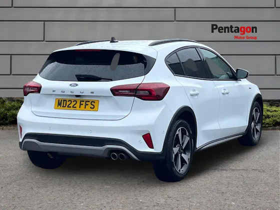 FORD FOCUS 1.0T ECOBOOST ACTIVE HATCHBACK 5DR PETROL MANUAL EURO 6 S S 125... image 4