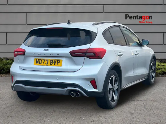 FORD FOCUS 1.0T ECOBOOST ACTIVE HATCHBACK 5DR PETROL MANUAL EURO 6 S S 125... image 4