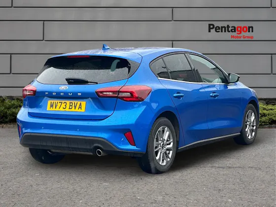 FORD FOCUS 1.0T ECOBOOST TITANIUM HATCHBACK 5DR PETROL MANUAL EURO 6 S S 125... image 4