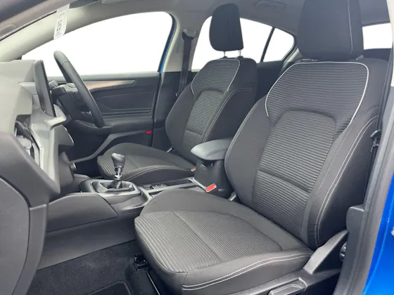 FORD FOCUS 1.0T ECOBOOST TITANIUM HATCHBACK 5DR PETROL MANUAL EURO 6 S S 125... image 8