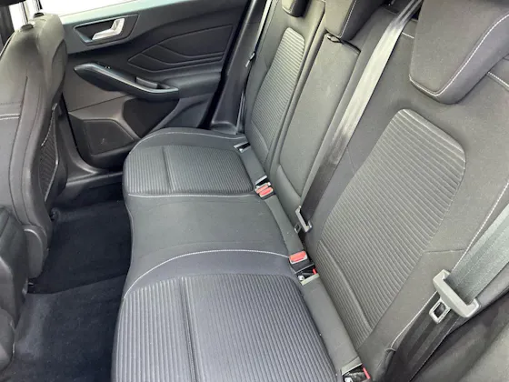 FORD FOCUS 1.0T ECOBOOST TITANIUM HATCHBACK 5DR PETROL MANUAL EURO 6 S S 125... image 9