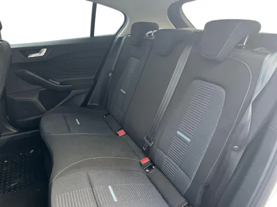 FORD FOCUS 1.0T ECOBOOST ACTIVE HATCHBACK 5DR PETROL MANUAL EURO 6 S S 125... image 9